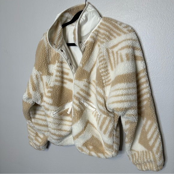 Free People FP Movement Hit The Slopes Printed Fleece Jacket in Snow Combo - Picture 4 of 11